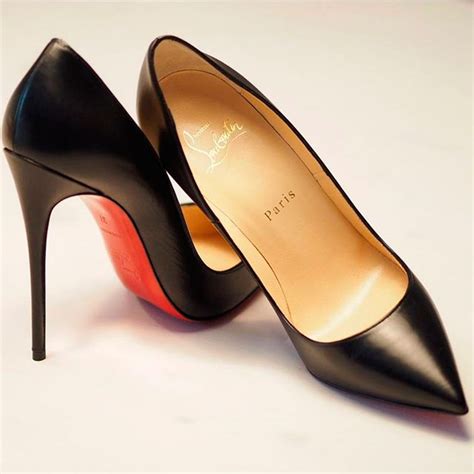 Scarpe Louboutin: perché hanno la suola rossa.